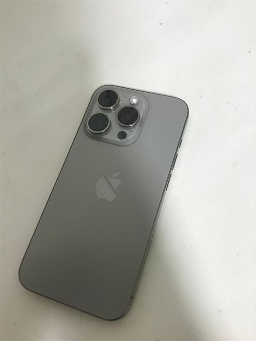 Продам iphone 15pro 256