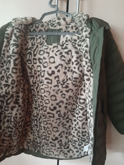 Куртка на девочку весна-осень.