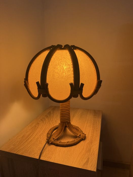 Lampa de lemn functionala