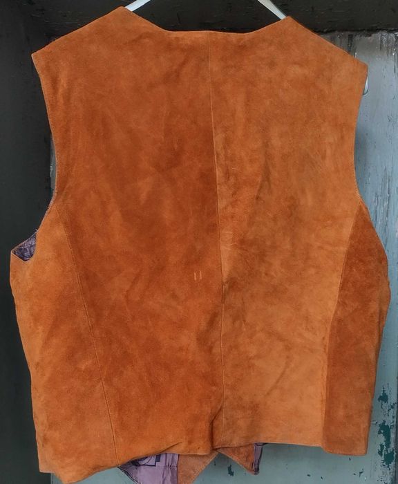 2 кожени жилетки