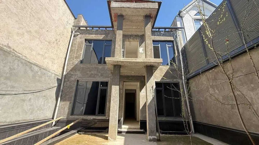 4х уровневый Дом, 9- комнат, с 2 террасами, ор-р Саламатина.