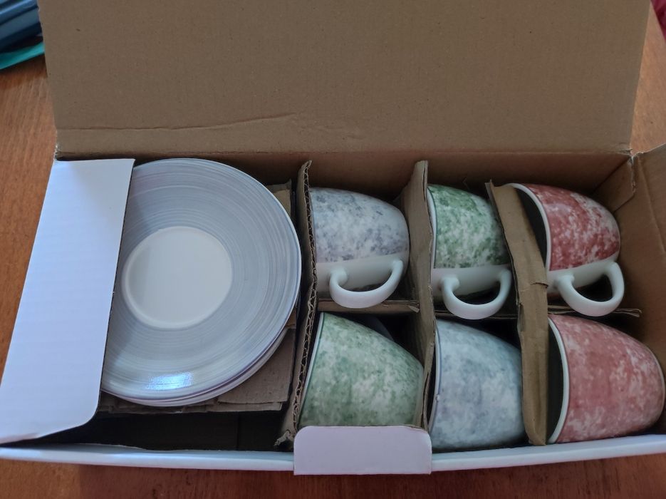 Чисто нов в кутия сервиз за кафе Tognana