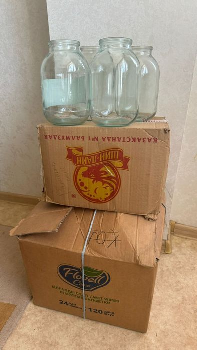 Продам 2-литровые банки