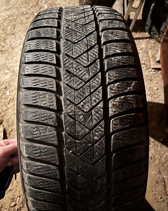 Anvelopă de iarnă Pirelli 225/55/R18