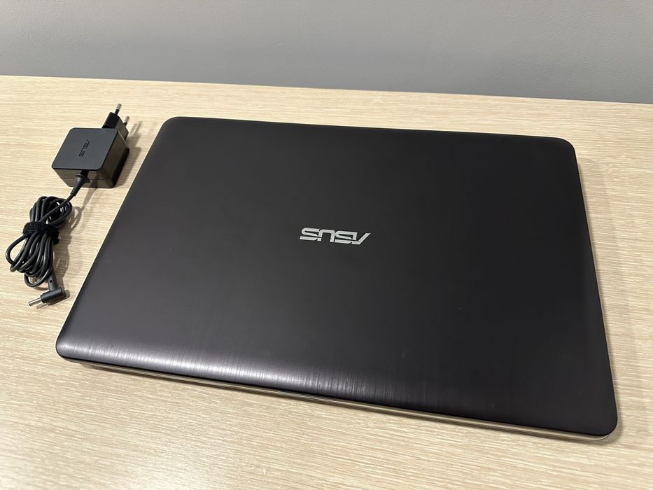 Ноутбук ASUS Core i3 8GB RAM SSD 256GB NVIDIA 2GB