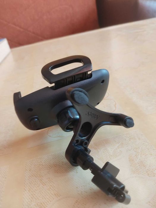 стойка за телефон за кола