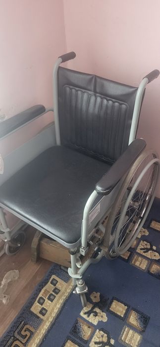 Продам инвалидную коляску