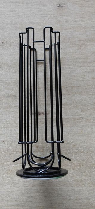 Въртяща на 360 ° метална стойка за 24 капсули Dolce Gusto.