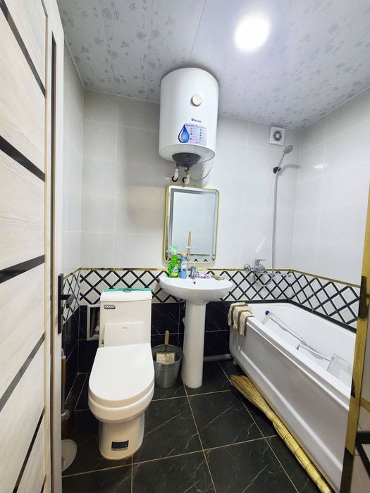 Яккасарайский район, рядом с метро «Космонавтов». 2-комнатная