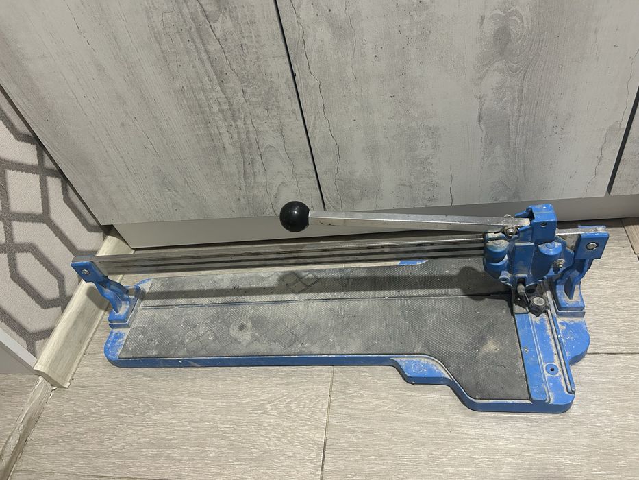 Продам кафелезку- плиткорез