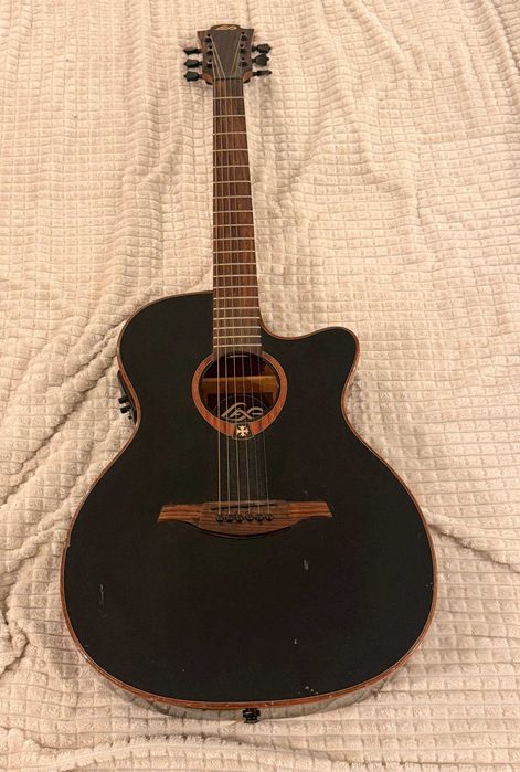 Chitară electro-acustică Lâg Tramontane T100ASCE-BLK, preamp StudioLag Plus