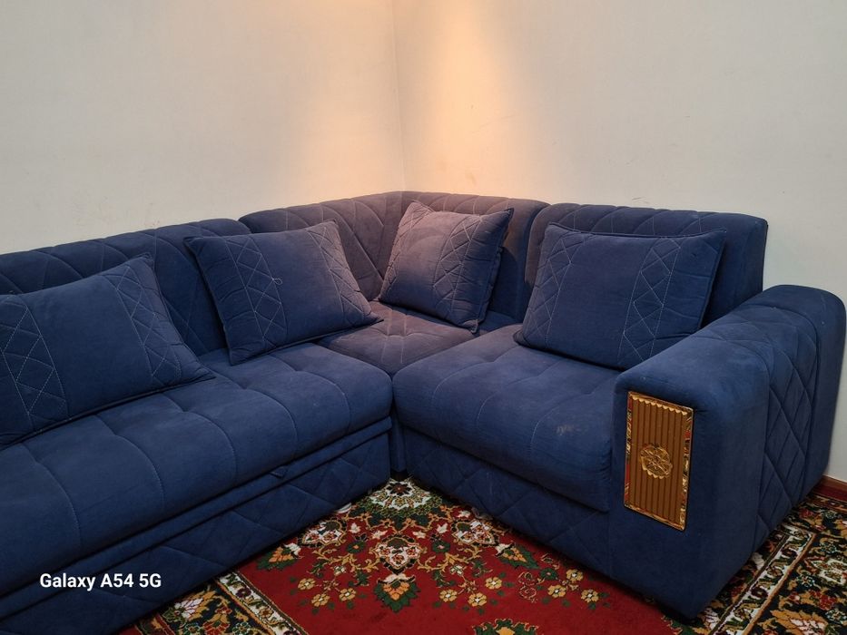 Срочно! Продается диван в отличном состояний