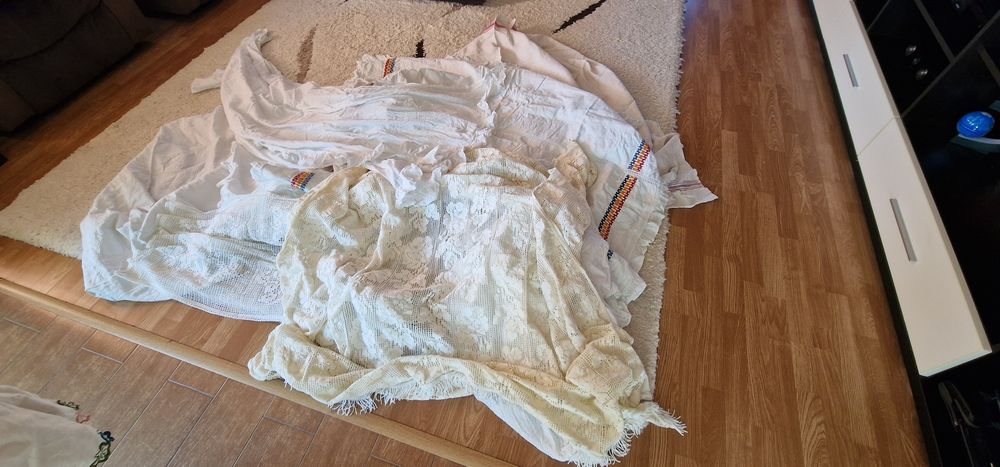 Lot impresionant textile vechi tradiționale – Fețe de masă, ștergare & dantele croșetate manual
