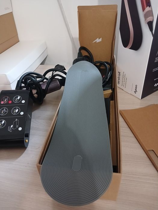 Dyson airstrait Утюжки