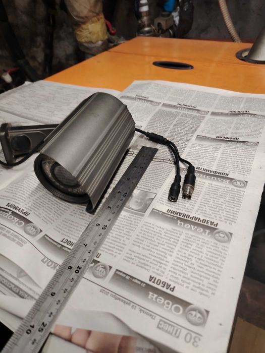 Продавам комплект 3 камери за вътрешно / външно видео наблюдение