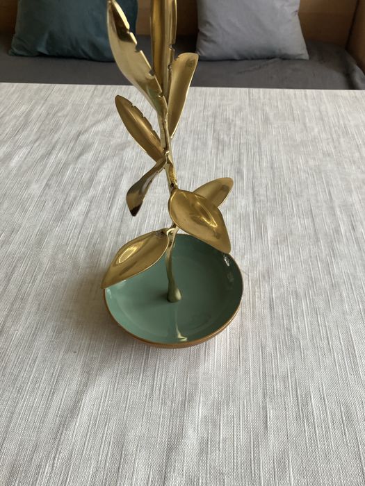 Продаваме аксесоар органайзер за бижута