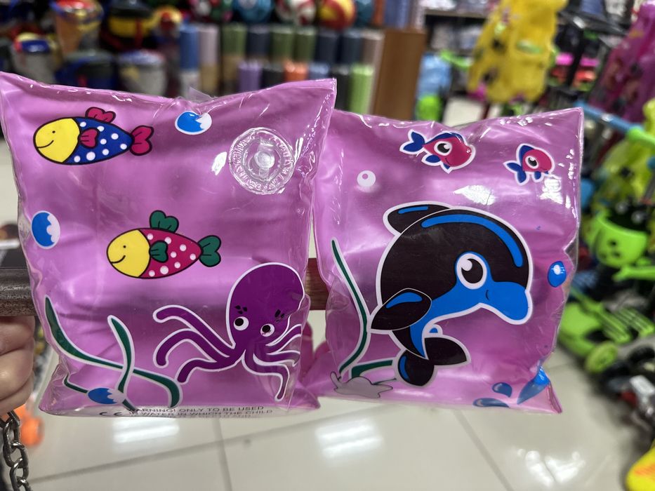 Бассейны, жилеты, нарукавники, круги