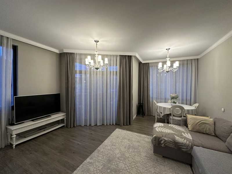 Дава се под наем Тристаен апартамент в София, Витоша - 123 кв.м за 1296.42 € - Снимка #2