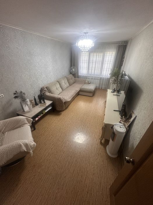 Продам 2 х комнатную квартиру в район Пристани !