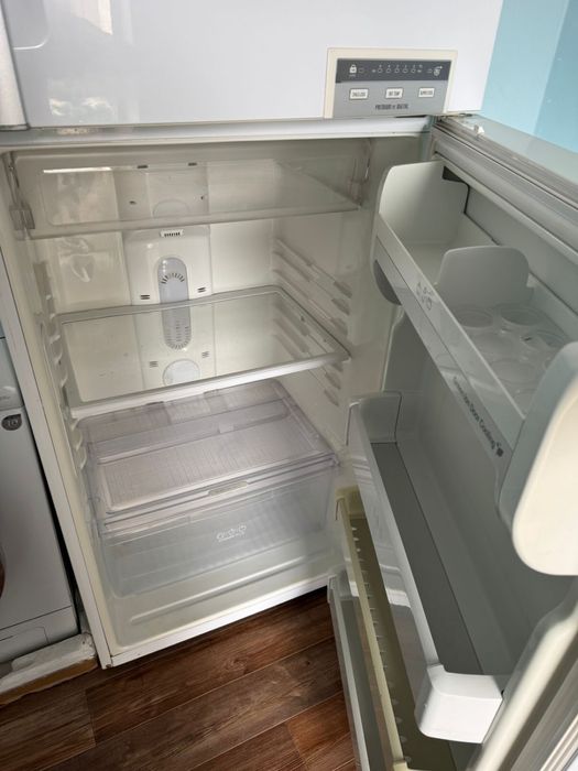 Продам срочно холодильник LG бу