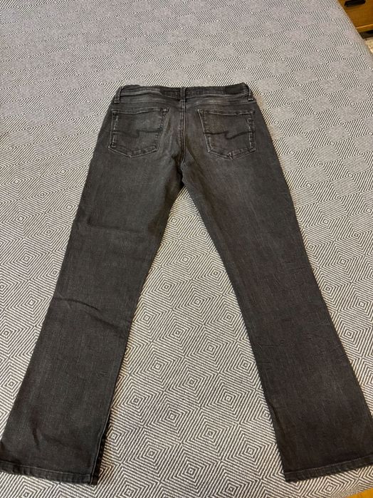 Черный джинсы небольшой клеш