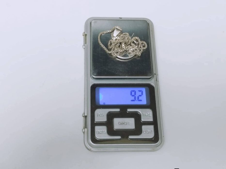 Vechi colier/lant cu pandantiv din argint de 925, in forma de semiluna