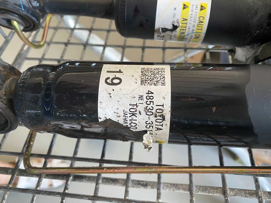 Амортисьори Оригинални за Тойота 2020 година Комплект