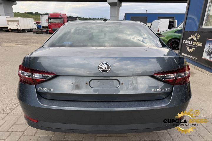 Fata completa cu faruri LED Xenon Skoda Superb 3 [2015 - 2020]