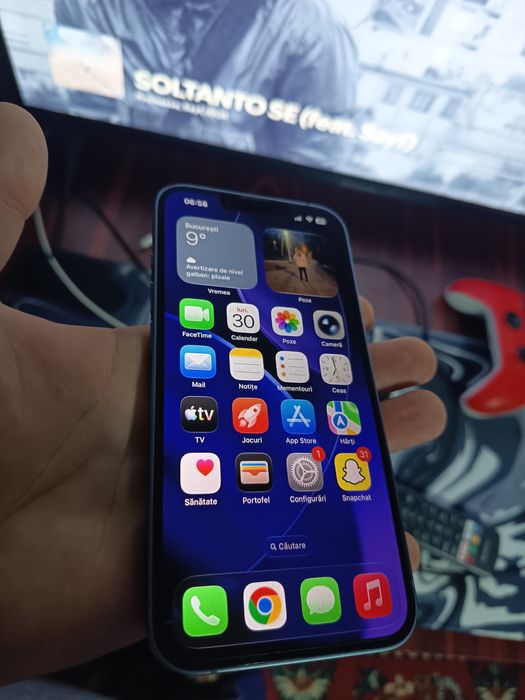 Vând iphone 14 impecabil