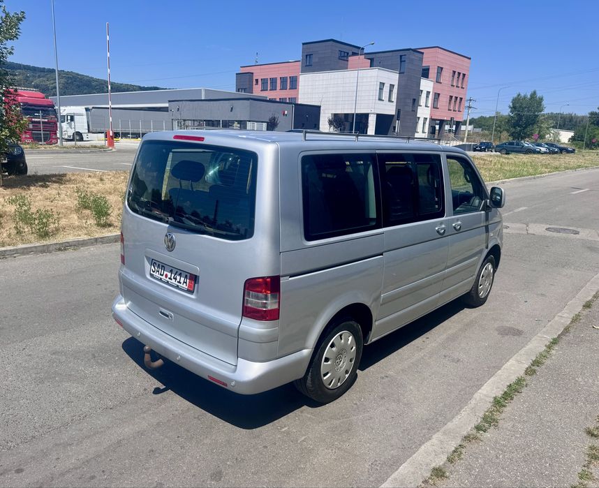Vw T5 multivan cu 7 locuri, clima, 2 usi culisante, se face pat