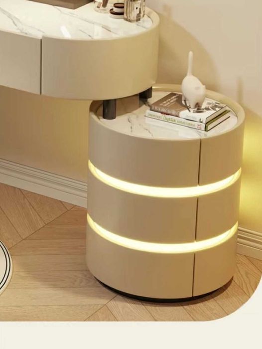 Туалетный столик. Дамский столик стол