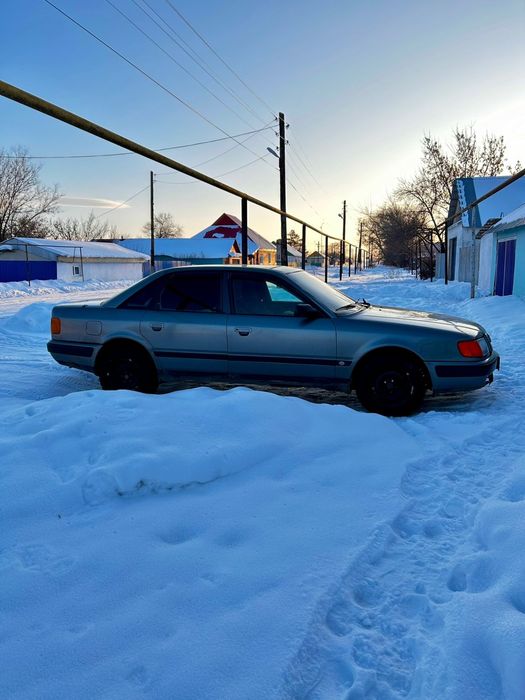 Продам машину Ауди 100