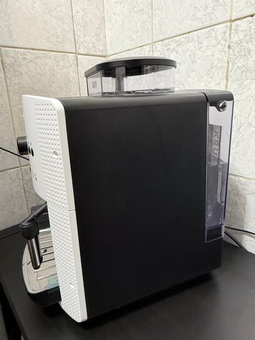 Esspresor automat Krups Espresseria EA8105