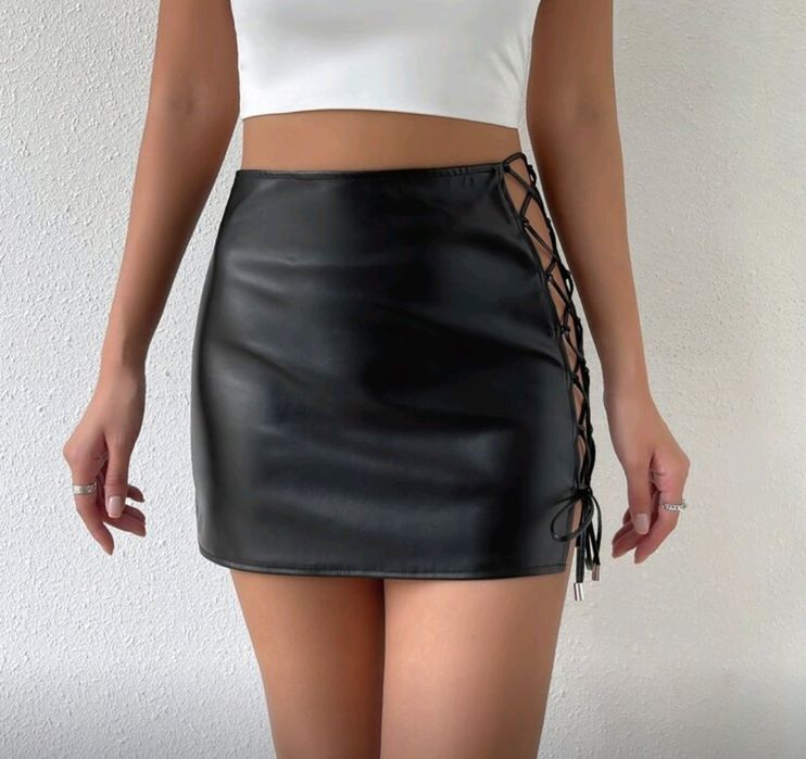 Секси черна мини пола с висока талия