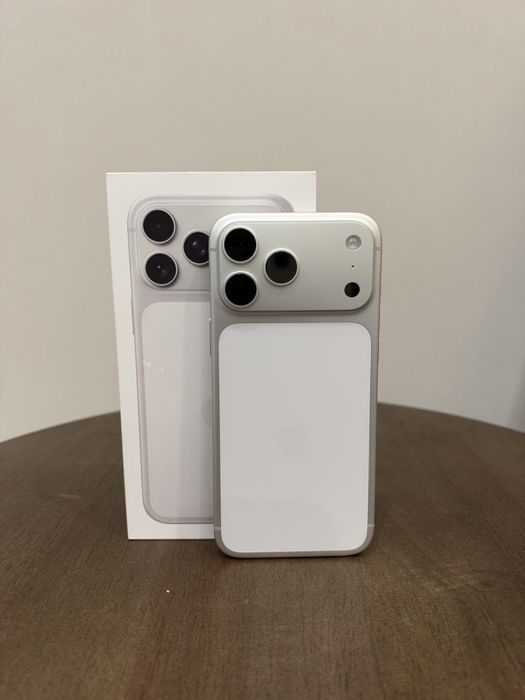 iPhone 17 pro max