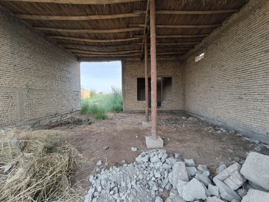 Qurilishi Tugallanmagan bino sotiladi 18 sotiq