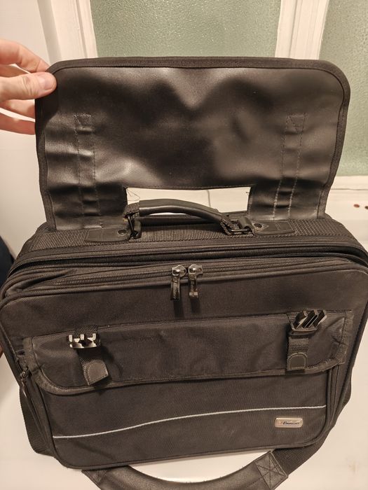 Geanta voiaj laptop business Eminent ca noua !