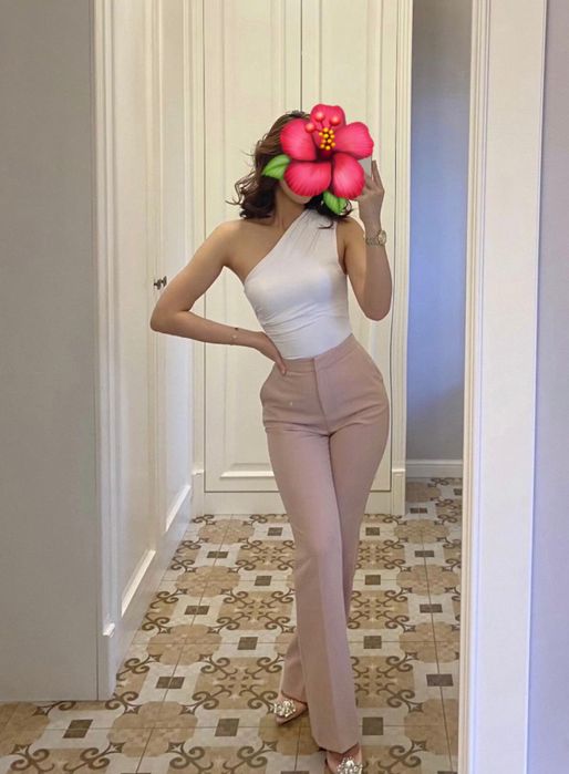 Бежево-розовый брюки от Zara