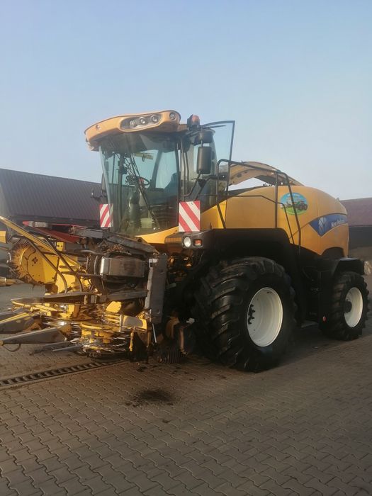 Combina agricola New Holland Fr 9040 de Siloz Jaguar