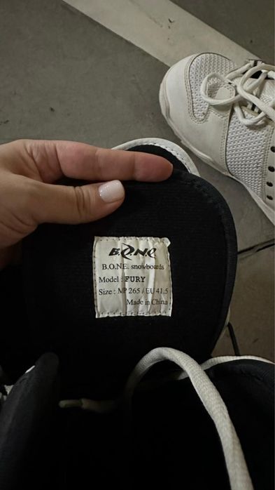 Сноуборд с креплением и ботинками