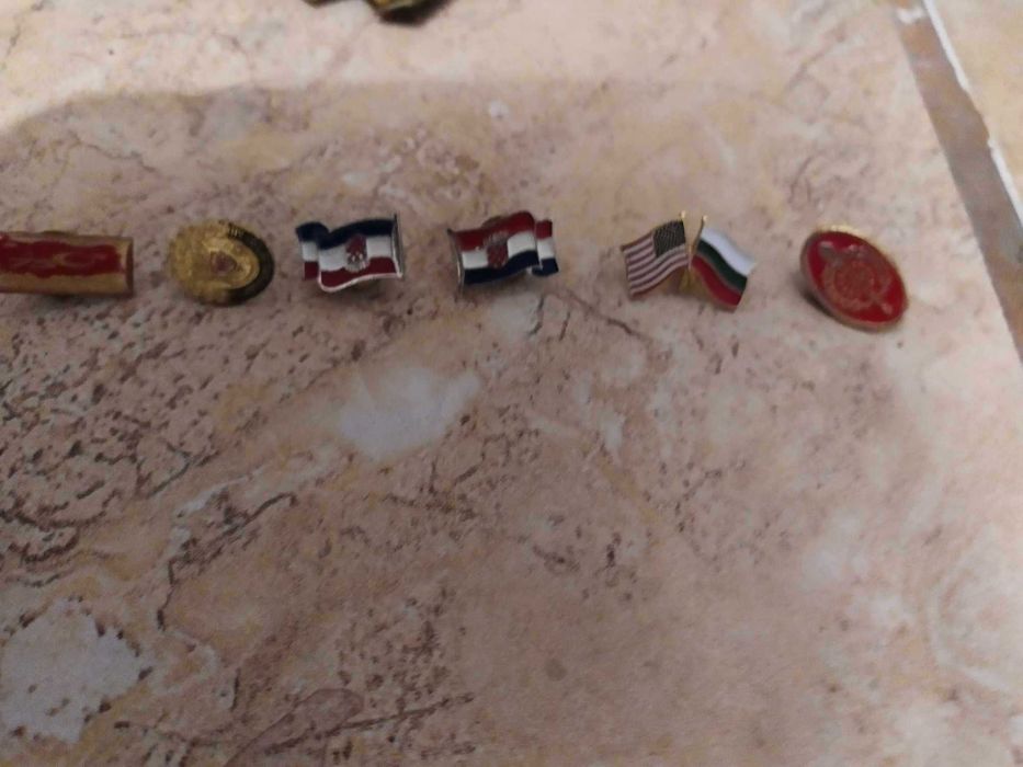 Значки ретро, български, руски и НАТО