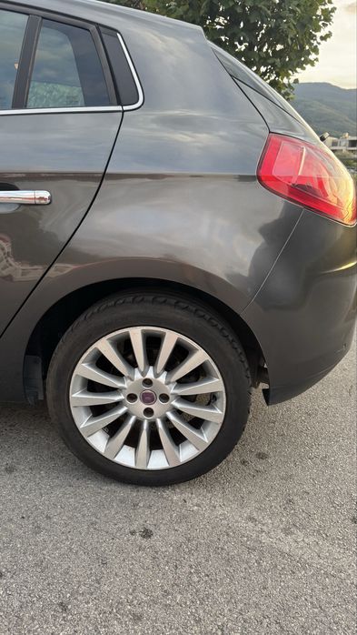 Продавам Фиат Браво