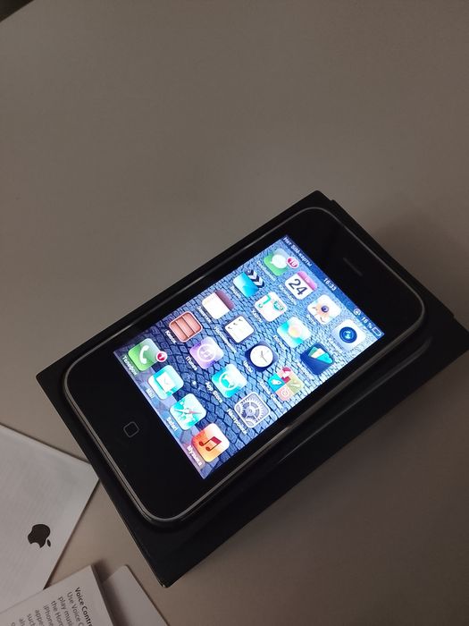 Продам Iphone 3gs