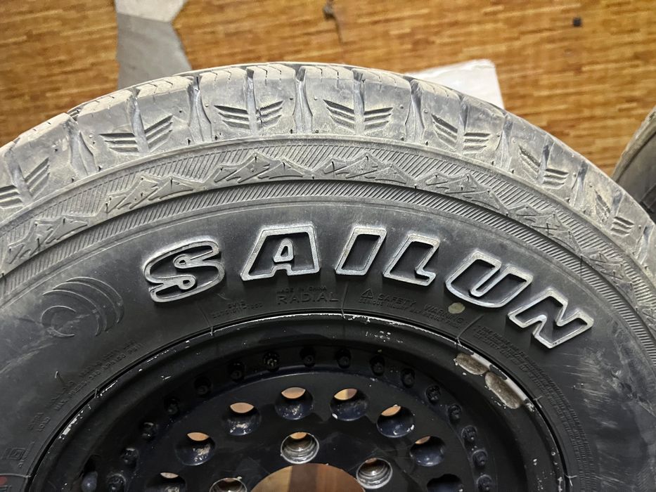 Продам диски с резиной на делику