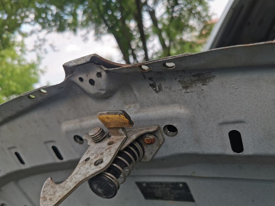 Преден капак за BMW e90 е91 седан комби