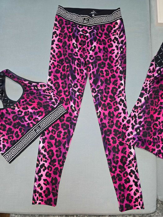 чисто нов спортен комплект Codefit размер М