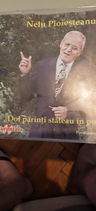 Vând CD-URI muzica populară și Iris