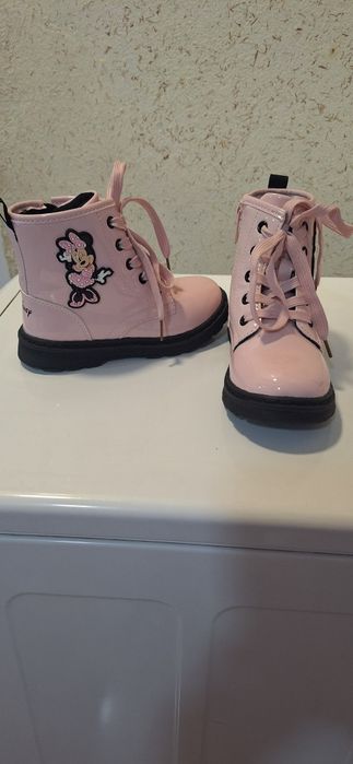 Чисто НОВИ Ботушки