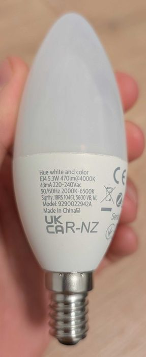 Kit Philips Hue Bridge, 3x albe, 1 color, 1 remote, 1 wall switch