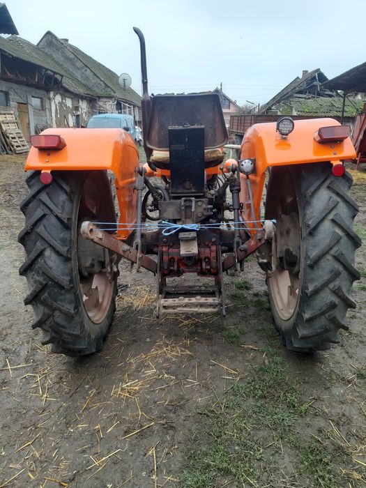 Vand tractor utb 445 ,  ( CITITI DESCRIEREA).